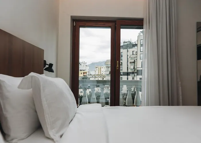 Hotel Theatro- City Center Tirana